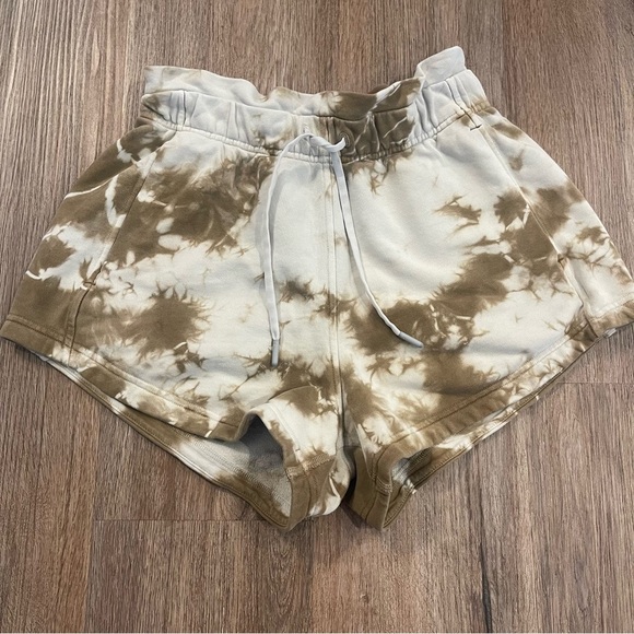 Lululemon Inner Glow 3” Shorts Women’s 6 Earth Dye Athleisure Elastic Waist - Picture 2 of 9